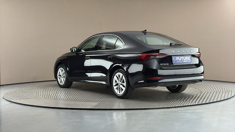 Škoda Octavia 2.0 TDI DSG Style - fotka 2 z 27