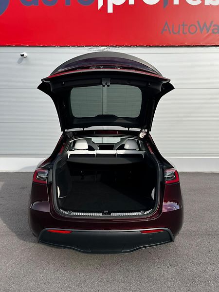 Tesla Model Y Performance 393kW FSD DPH TZ - fotka 26 z 26