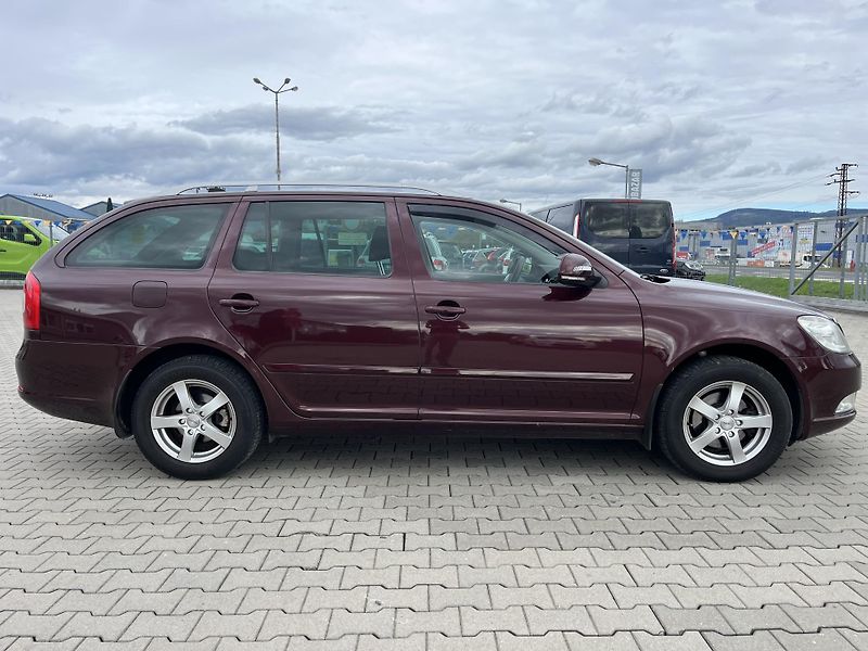 Škoda Octavia (2010) Kombi 1.6 MPi - fotka 4 z 12