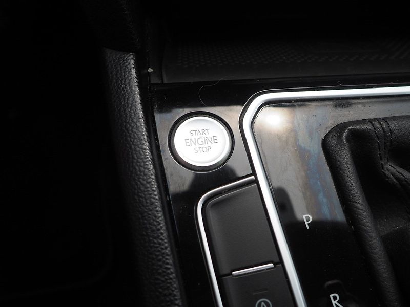 Volkswagen Passat (2020) 2.0TDI, 90kW - fotka 32 z 36
