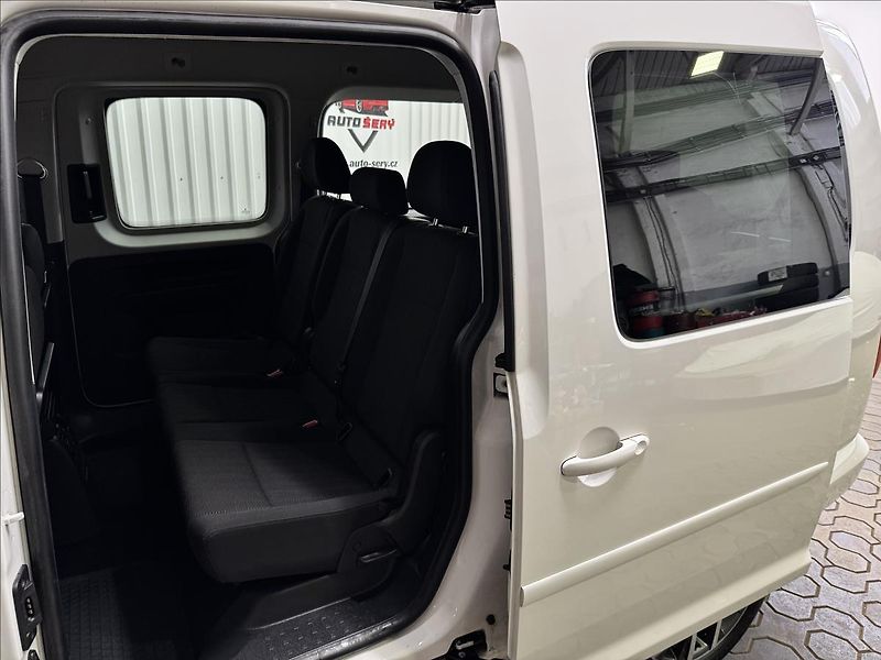 Volkswagen Caddy MAXI 2.0TDI 110kW DSG 4MOTION - fotka 31 z 42