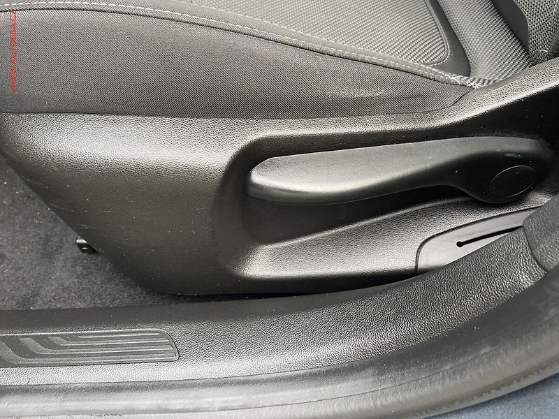Renault Mégane (2023) 1.3 TCe, Equilibre - fotka 19 z 19