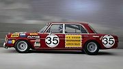 Mercedes-Benz AMG 300 SEL 6.8 „Rudá svině“.