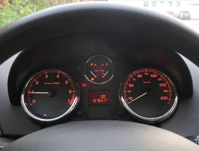 Peugeot 207 (2011) 1.4, po STK, plně pojízdný - fotka 11 z 15