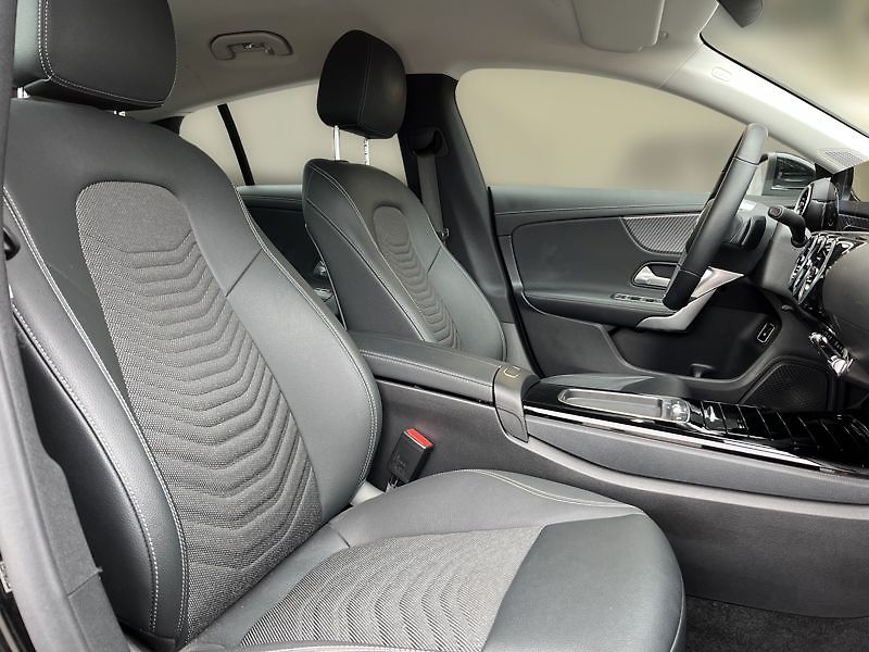 Mercedes-Benz CLA Třída 250e Shooting Brake EQ - fotka 16 z 21
