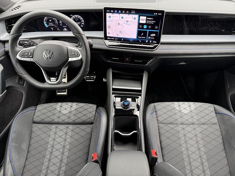 Volkswagen Tayron DSG 4M 2,0 TDi 142 kW R-Line - fotka 9 z 25