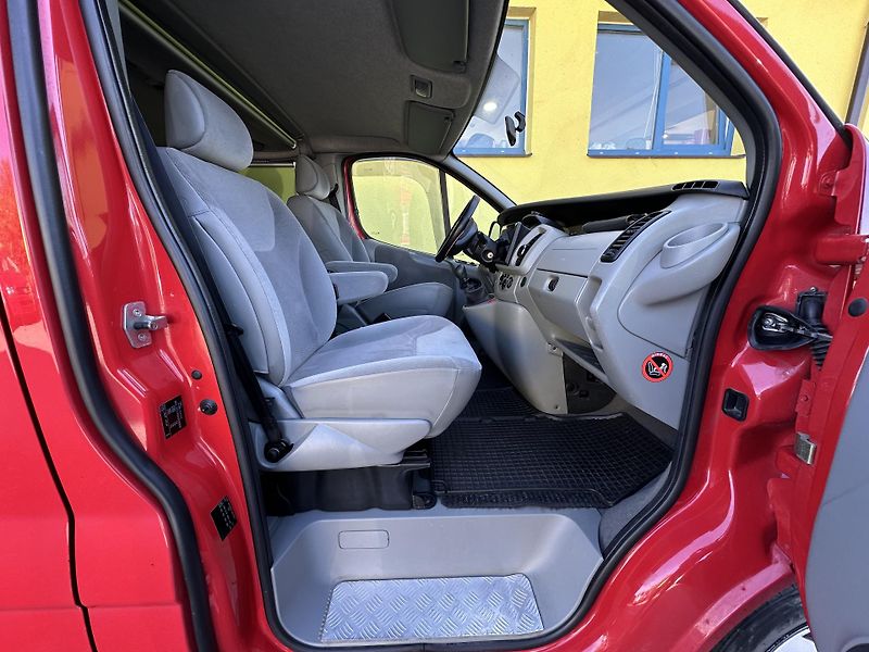 Opel Vivaro (2004) 1.9CDTI/74kW *SPACÍ VESTAVBA  - fotka 14 z 36