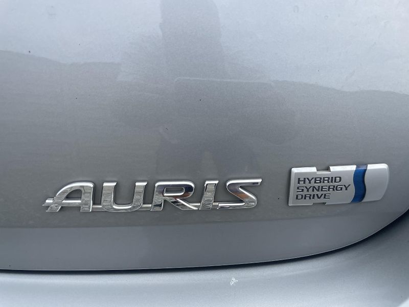 Toyota Auris 1.8i 16v HYBRID AUT SERVIS TOP - fotka 40 z 172