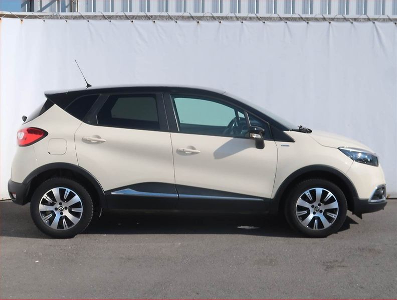 Renault Captur (2017) Limited 1.2 TCe, Serv.kniha - fotka 6 z 19
