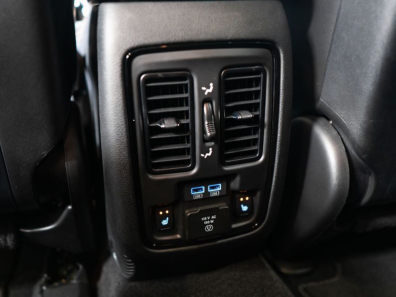 Dodge Durango (2023) 5.7 R/T Hemi Orange Tow N Go - fotka 35 z 40