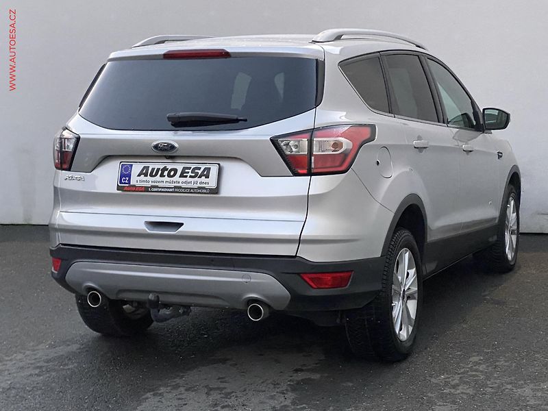 Ford Kuga (2018) 2.0 TDCi 4x4, Titanium, AT - fotka 4 z 17