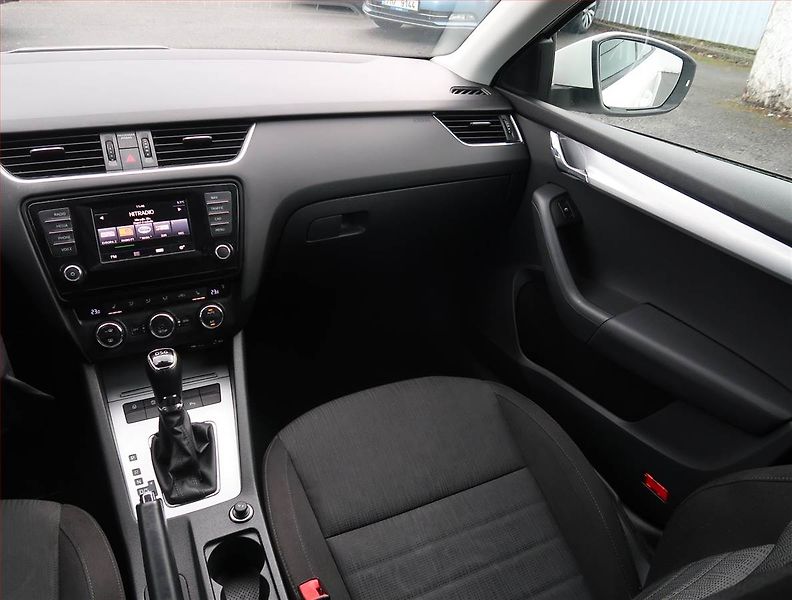 Škoda Octavia (2015) Elegance 2.0 TDI, Automat - fotka 8 z 18