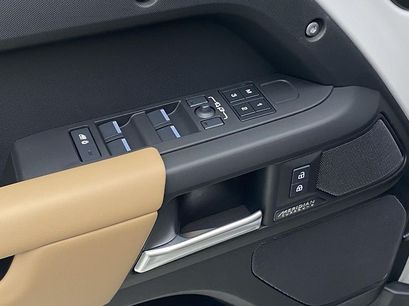 Land Rover Defender (2026) 110 D350 X-Dynamic HSE - fotka 53 z 56