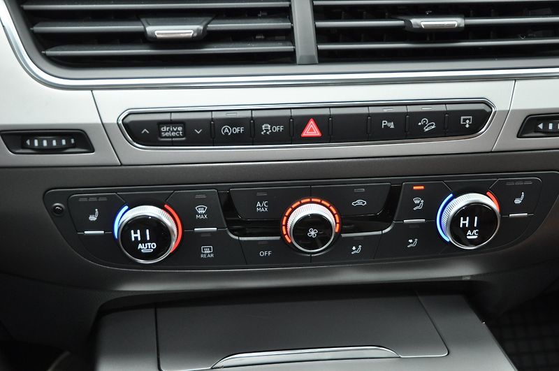 Audi Q7 3.0TFSi 245kW 4x4 S-line 7.mís - fotka 20 z 28