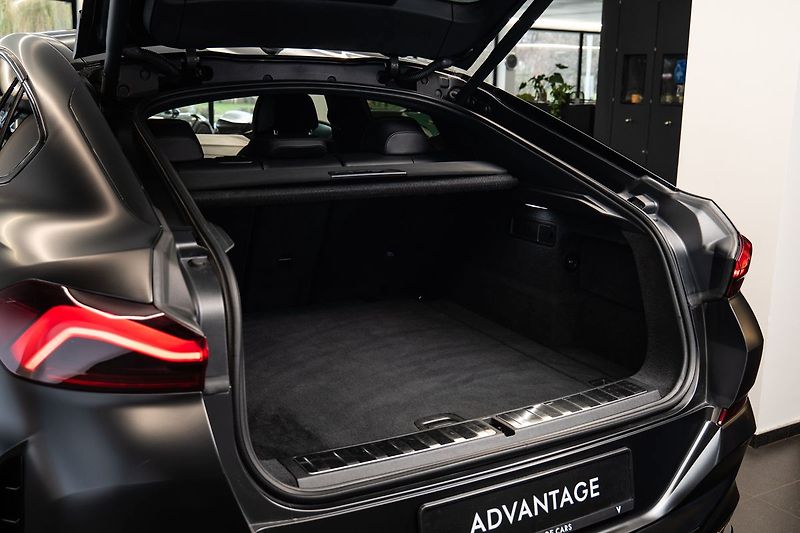 BMW X6 M50i HAXER/HarmanKardon/360 - fotka 21 z 25