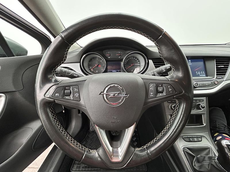 Opel Astra 1.6 CDTi Enjoy - fotka 14 z 24