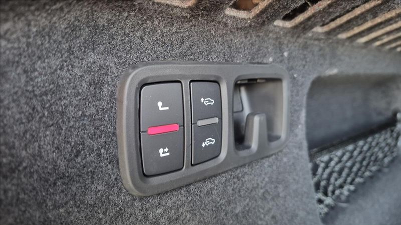 Audi Q8 50 TDI S-LINE 1 MAJ ČR DPH - fotka 23 z 27