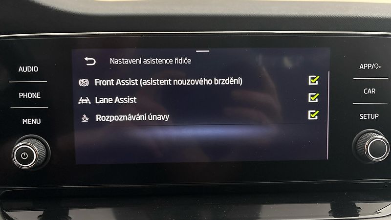 Škoda Octavia 2.0 TDI Ambition Combi - fotka 23 z 24