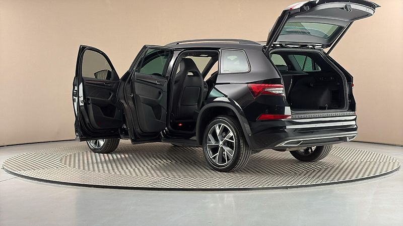 Škoda Kodiaq 2.0 TDI DSG 4x4 Sportline Excl - fotka 7 z 35