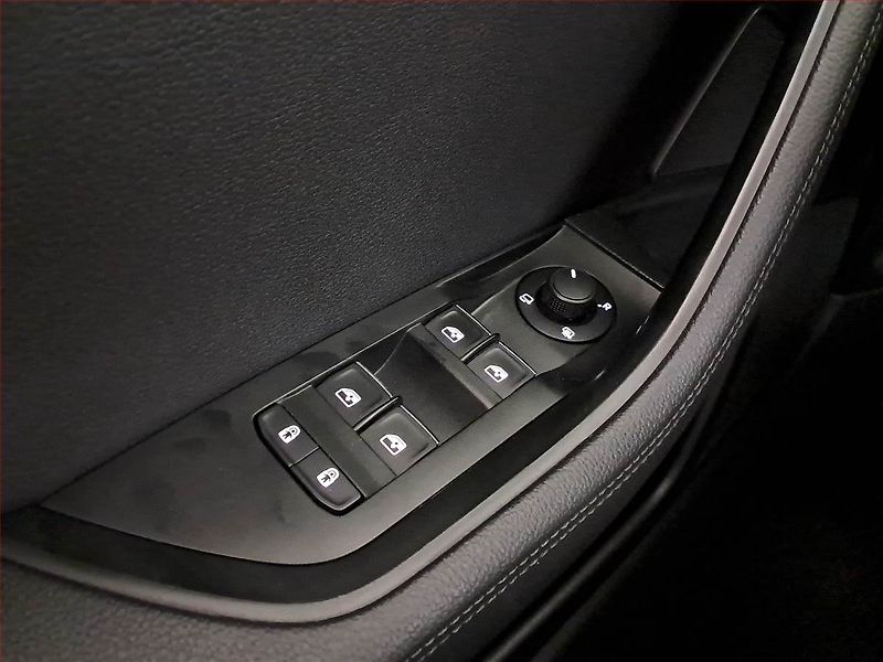 Škoda Superb (2021) Laurin&Klement 2.0 TDI - fotka 17 z 20
