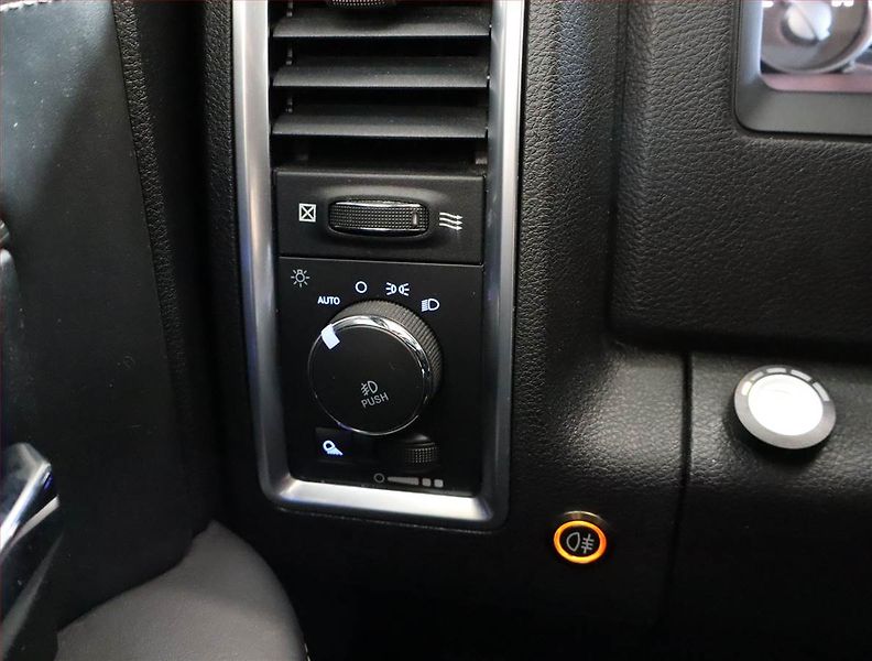 Dodge RAM (2018) 5.7 V8 HEMI - fotka 18 z 23