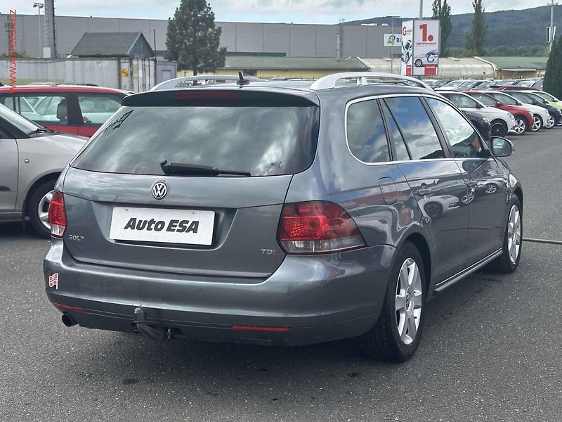 Volkswagen Golf (2010) 1.6 TDi, DSG - fotka 4 z 15