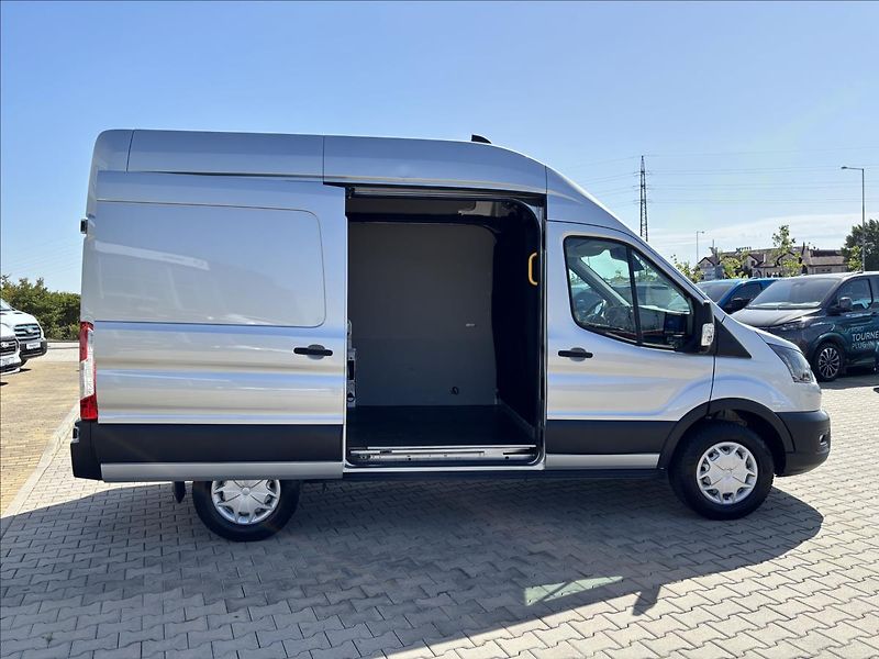 Ford Transit 2,0 EcoBlue 125kW Trend L2H3 - fotka 14 z 37