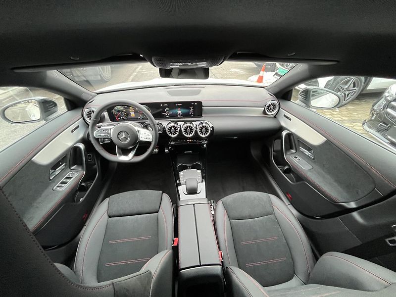 Mercedes-Benz CLA (2025) CLA 180d Shooting Brake - fotka 8 z 15