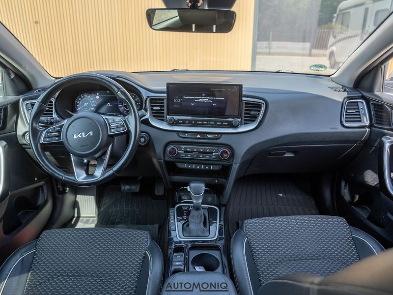 Kia Ceed SW (2022) 1.5 T-GDI Platinum Automat JBL - fotka 4 z 21