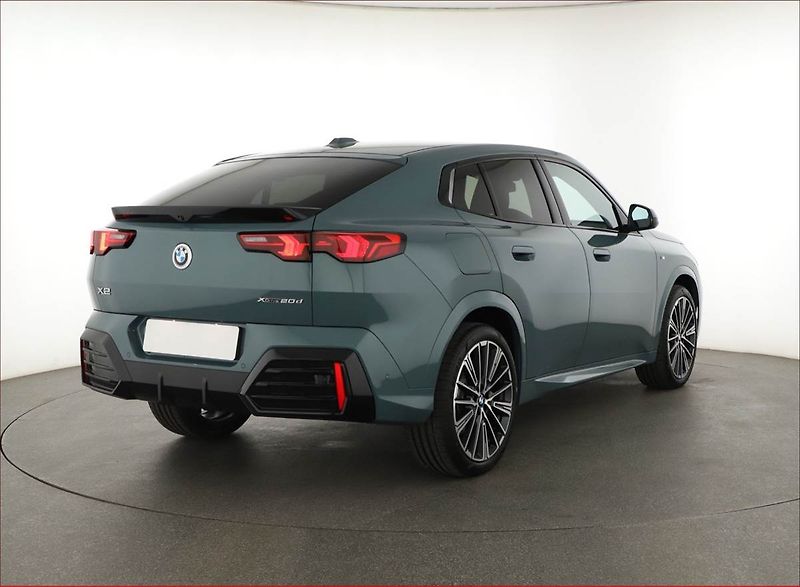 BMW X2 (2025) xDrive20d, Kamera - fotka 5 z 27