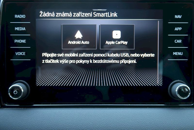 Škoda Karoq (2025) Top Selection 1,5 TSi/110 kW D - fotka 22 z 33
