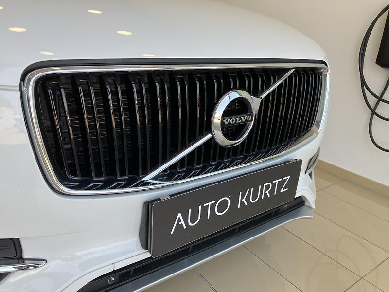 Volvo XC90 D5 AWD Momentum AT8, ČR - fotka 3 z 50