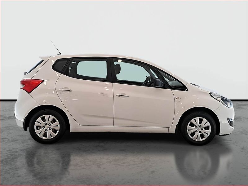 Hyundai ix20 (2011) 1.4 CVVT - fotka 6 z 16