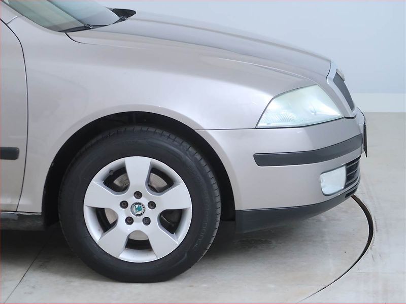Škoda Octavia (2007) 1.9 TDI, Tažné, Klima - fotka 13 z 13