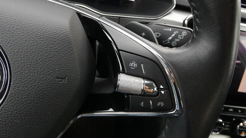 Škoda Superb 1.4 TSI iV Ambition DSG - fotka 13 z 26