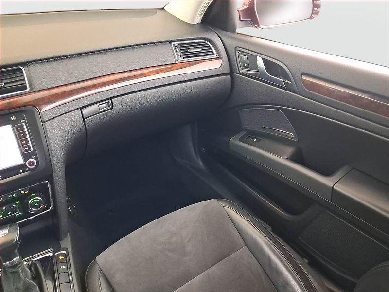 Škoda Superb (2009) 3.6 FSI V6, 4X4, Automat - fotka 8 z 23