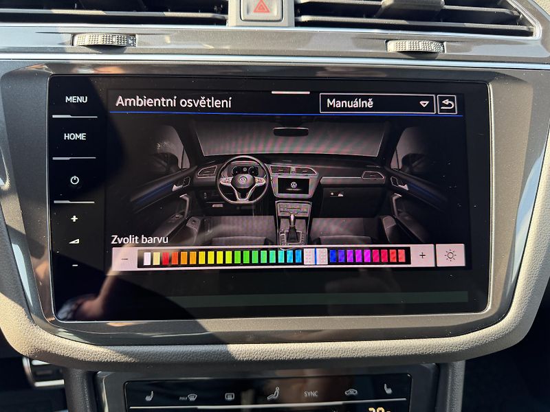 Volkswagen Tiguan R-Line 2,0 TSi/180kW 4x4 DSG - fotka 35 z 114
