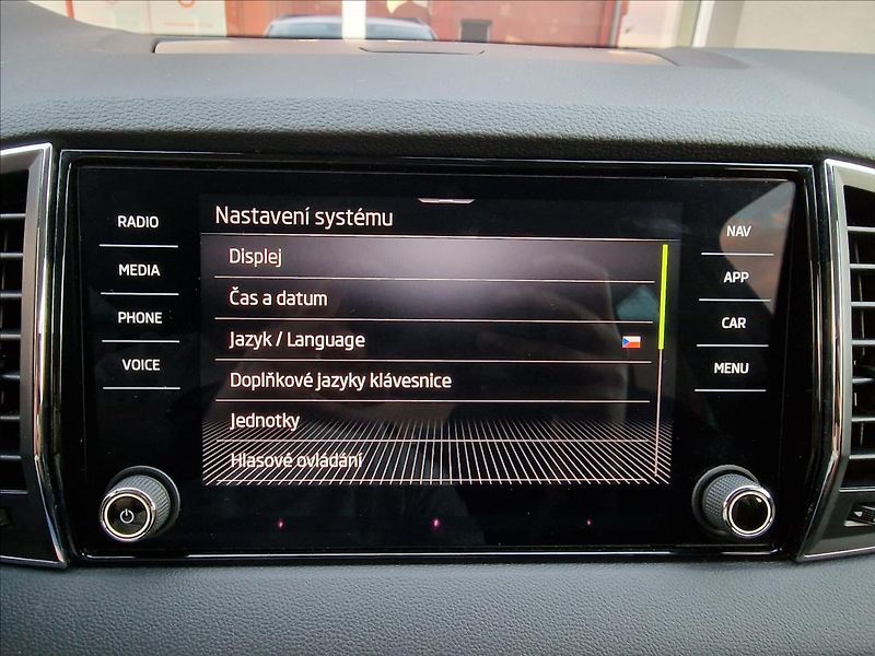 Škoda Karoq 2.0 TDI Style DSG,ČR,1.Maj - fotka 32 z 50