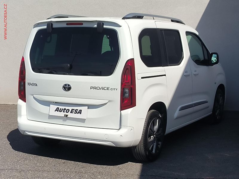 Toyota ProAce City Verso (2022) 1.5D-4D, 1.maj,ČR, Panor - fotka 4 z 27