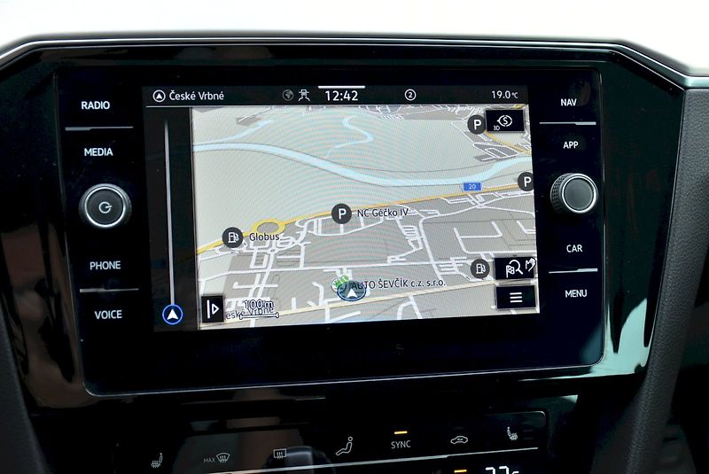 Volkswagen Passat (2023) ELEGANCE 2,0 TDI 110kW DSG - fotka 20 z 35