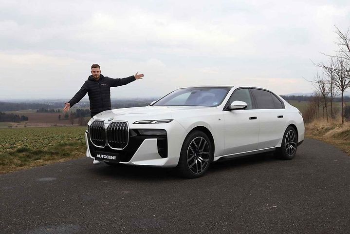 BMW řady 7 - 740d.