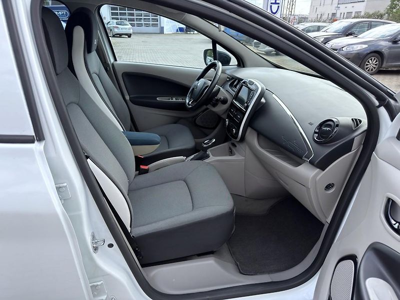 Renault ZOE SoH 92.8% 65 kW - fotka 12 z 19