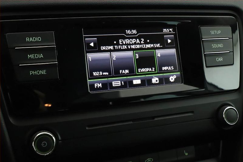 Škoda Octavia (2016) 1.6 TDI, Tempomat - fotka 8 z 13