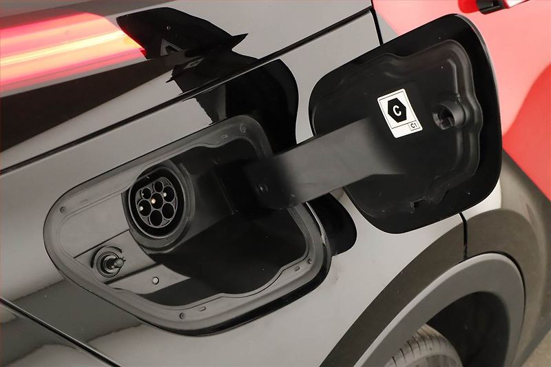 Toyota C-HR (2024) 2.0 Plug-in - fotka 20 z 21
