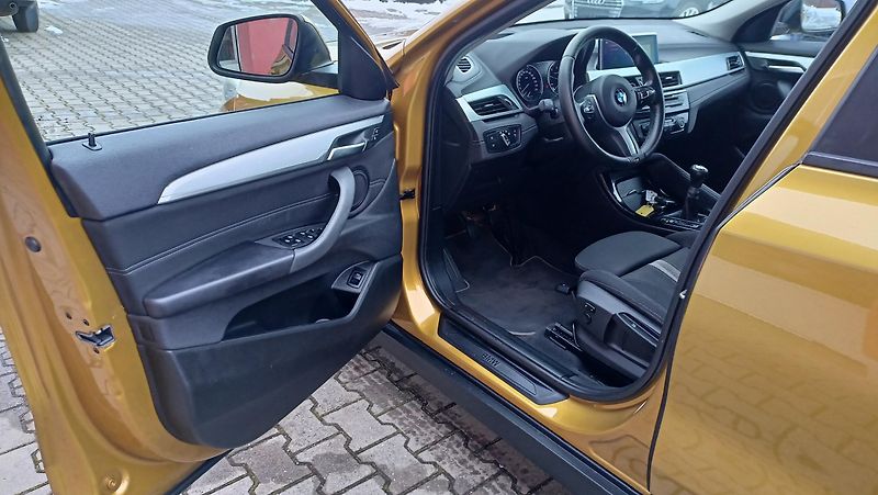 BMW X2 X drive navi výhřev tažné - fotka 16 z 37