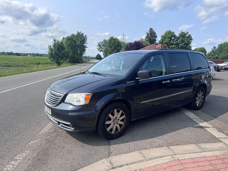 Chrysler Town & Country (2014) 3,6 RT DVD Stown Kůže 2014 - fotka 2 z 20