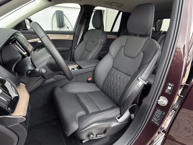 Volvo XC90 B5 AWD PLUS BRIGHT // +kola  - fotka 13 z 51