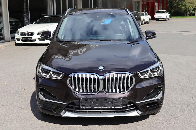 BMW X1 XDRIVE 25i F48 170kW - fotka 2 z 50