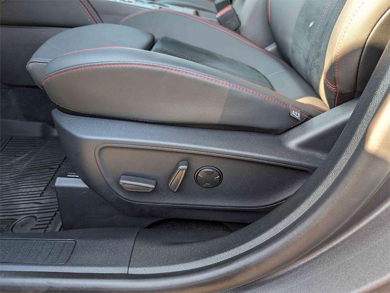 Ford Kuga ST-Line X, 5dveřová, 2.5 Durat - fotka 16 z 23