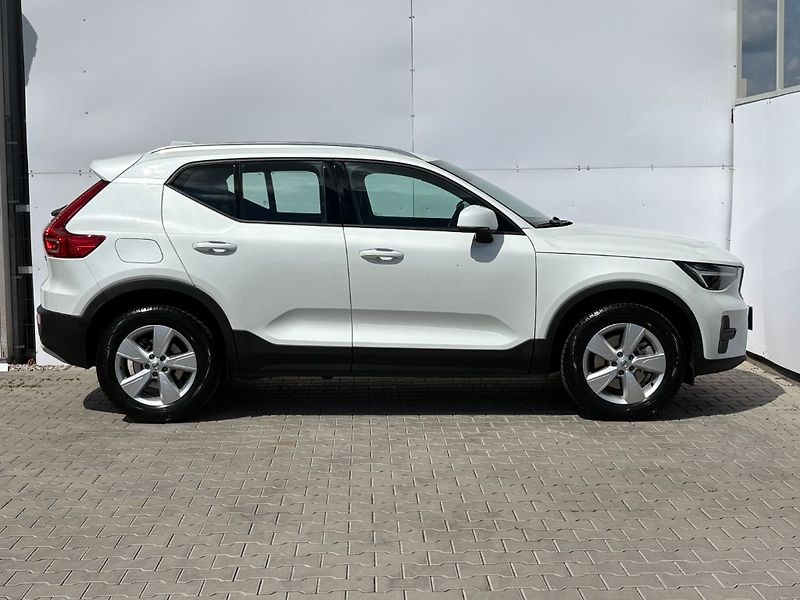 Volvo XC40 CORE B3 FWD 120kW - fotka 5 z 21